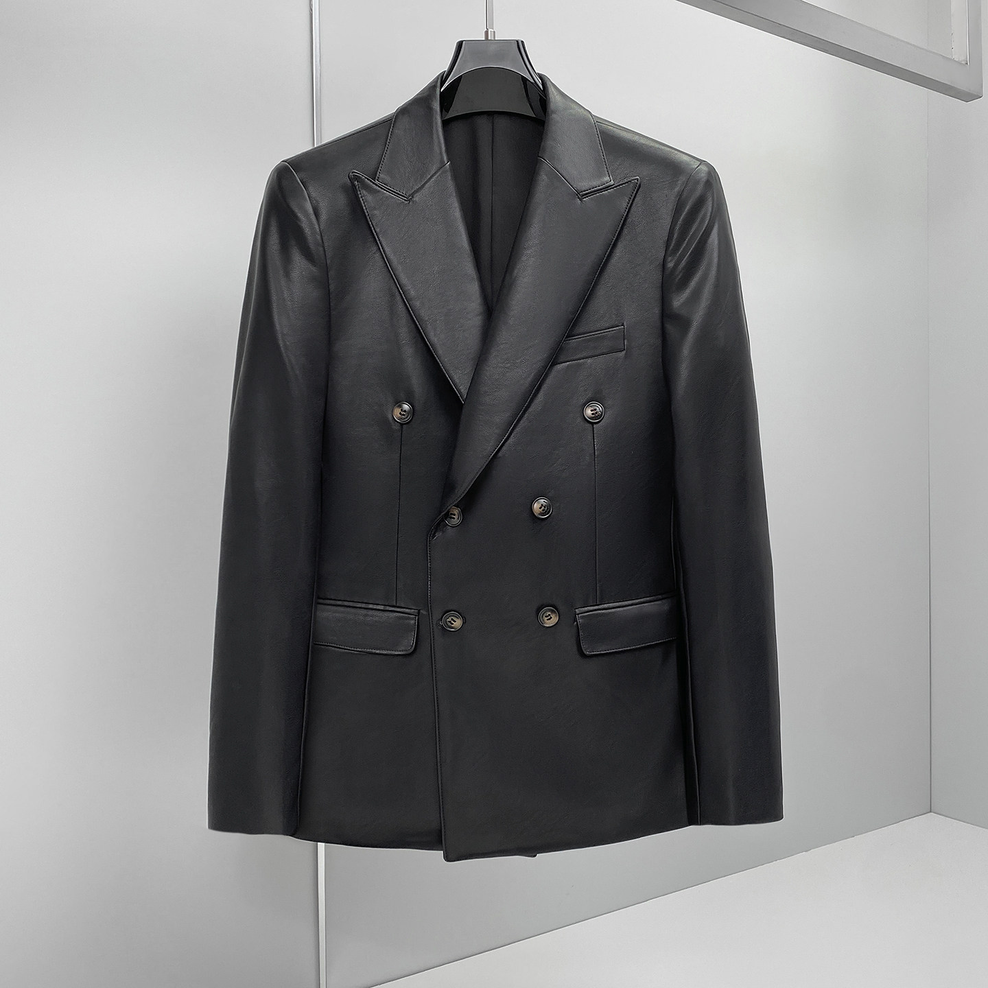 Jaqueta de Couro Masculina de  - Men'S Grooming Brands avaliação e preço